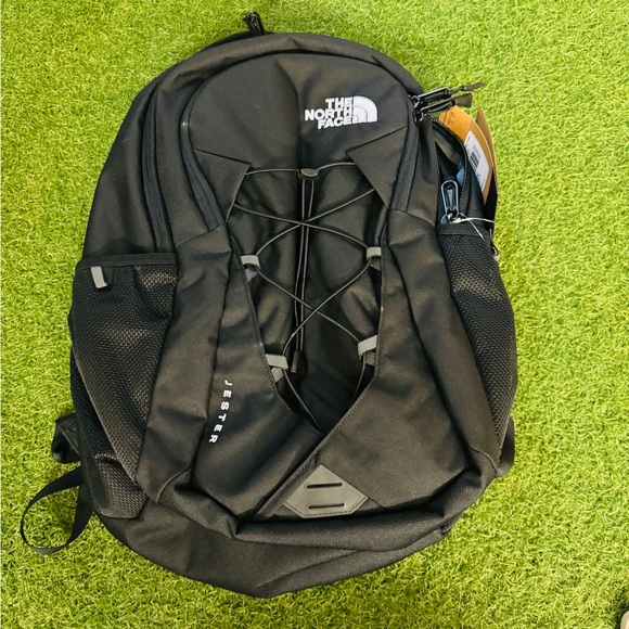 New with tags the north face Jester Backpack - Picture 3 of 3